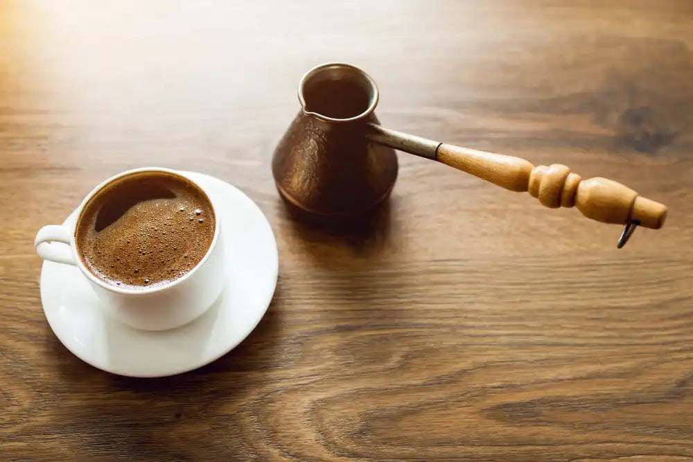 Türk Kahvesi Hakkında Her şey: Faydaları, Gizli Tehlikeleri ve Ezber Bozan Gurme Bir Alternatif