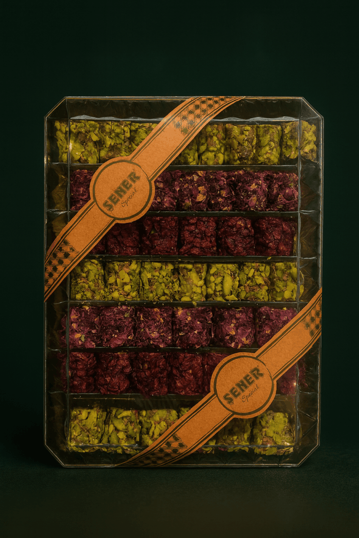 600 gr Fıstıklı Fitil Lokum Zereşk-Fıstık-Gül Yaprağı ile Kaplanmış Pırlanta Kutu